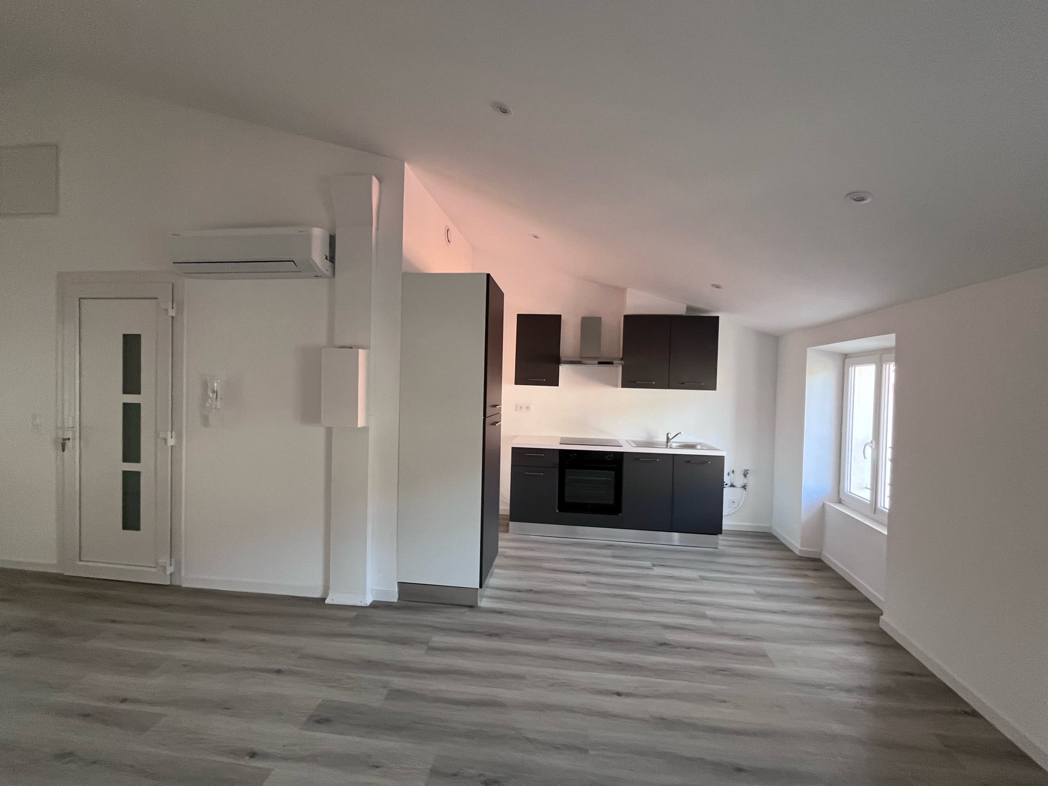 TRES BEAU T3 TRAVERSANT DERNIER ETAGE CARNOULES