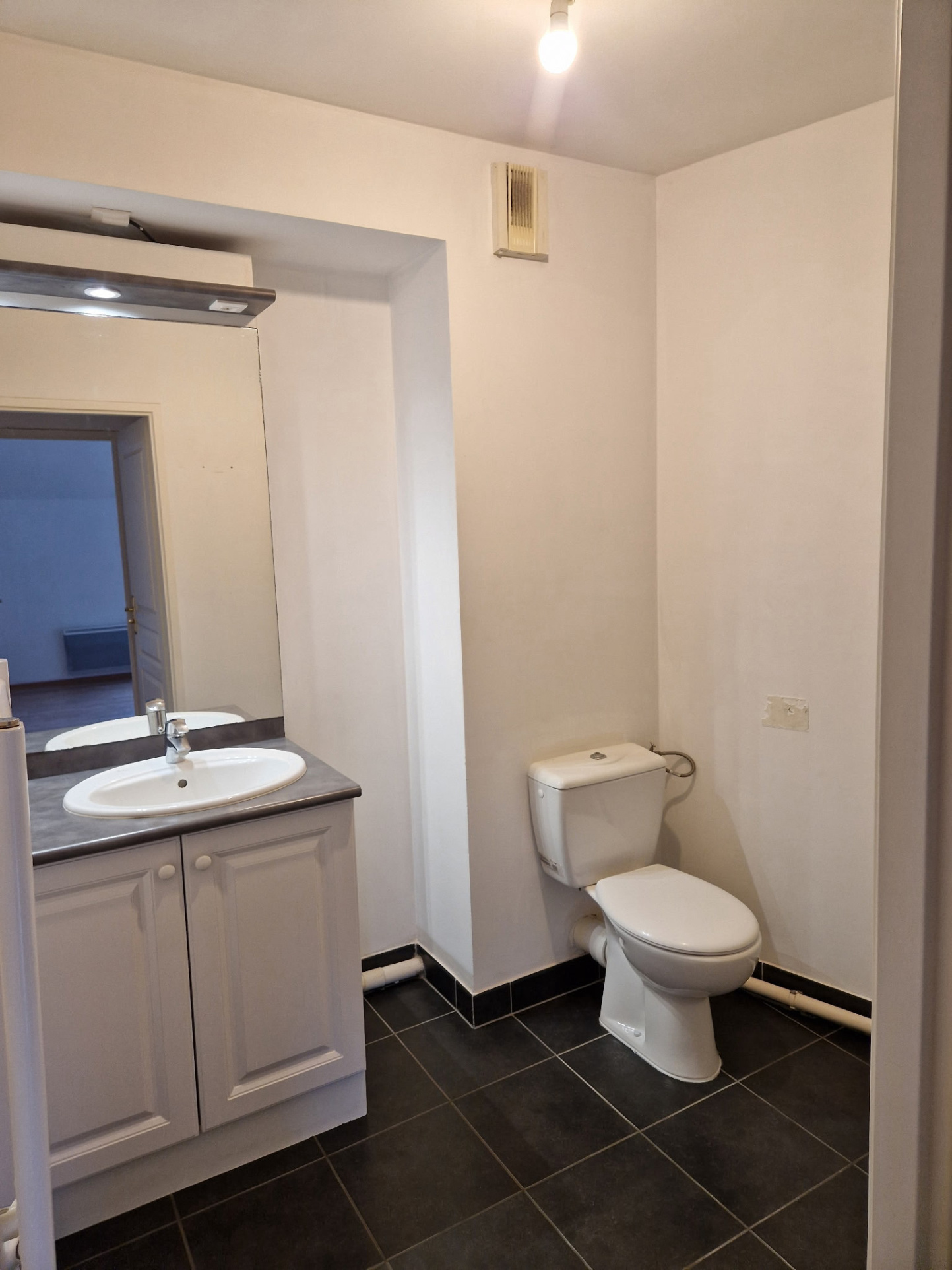 APPARTEMENT T2 DE 49 M2 EN DERNIER ETAGE PERSAN