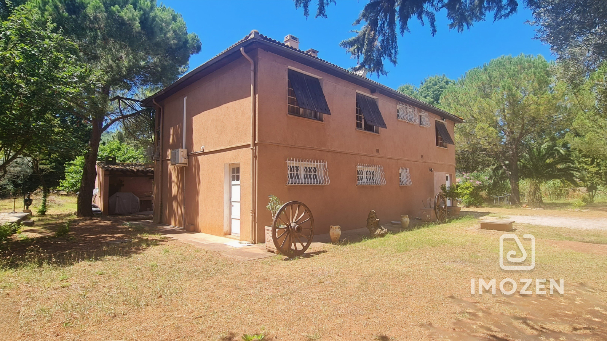 MAISON FAMILIALE DE TYPE 6 AVEC PISCINE ET GARAGE