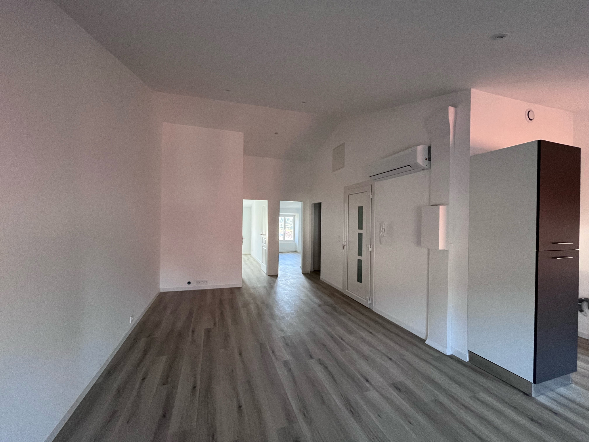 TRES BEAU T3 TRAVERSANT DERNIER ETAGE CARNOULES