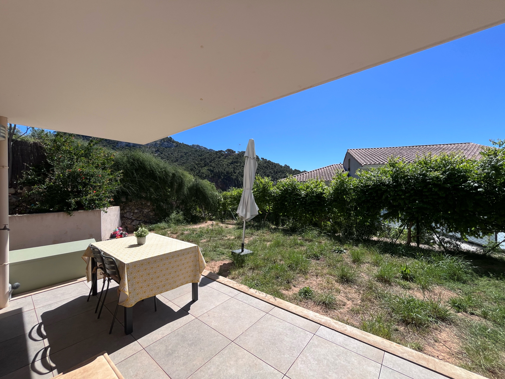 APPARTEMENT T3 EN REZ DE JARDIN AVEC PARKING TOULON OUEST