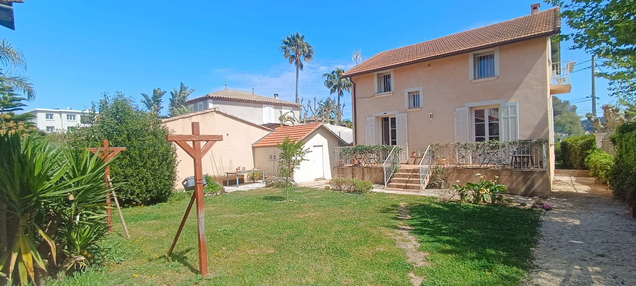 VILLA DE CHARME LES PIEDS DANS L’EAU CORNICHE DE TAMARIS