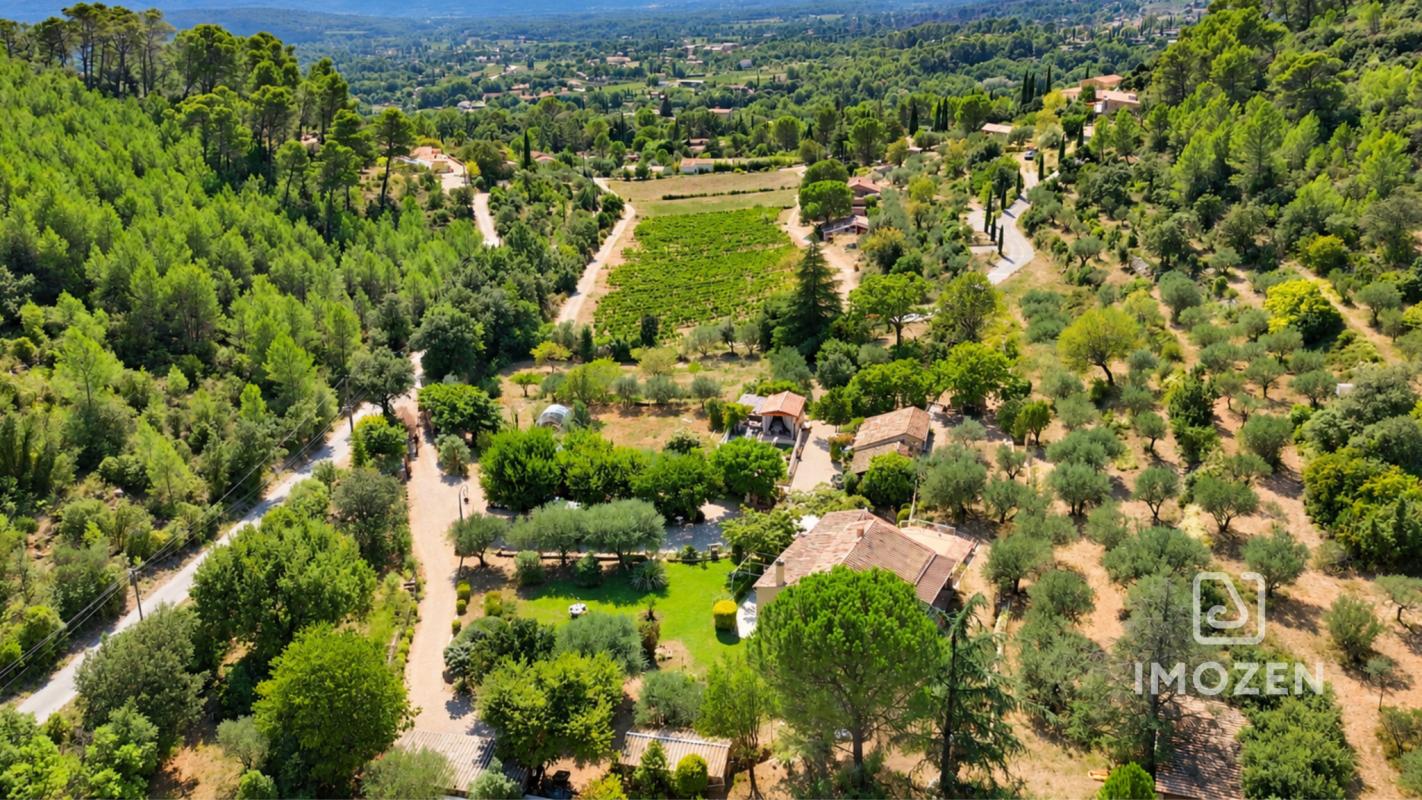 Propriété de charme avec piscine et dépendance en pierre C